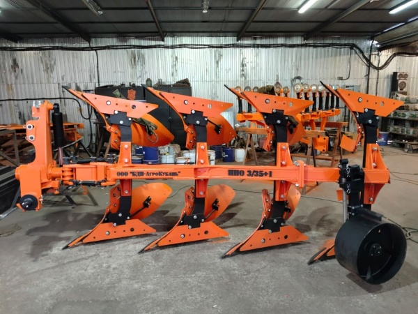 Плуг навесной оборотный 3/35+1 купить в Тамбове – «БДН-АгроКубань», 2