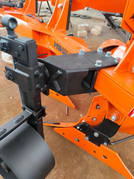 Плуг навесной оборотный 3/35 купить в Тамбове – «БДН-АгроКубань», 5