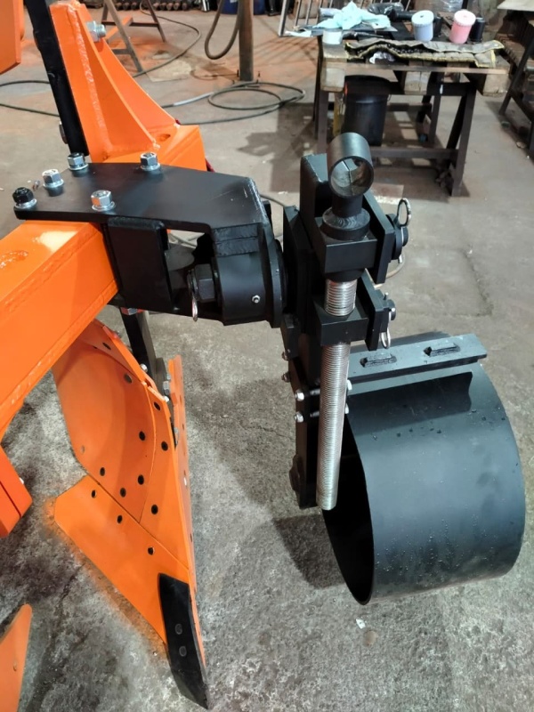 Плуг навесной оборотный 3/35+1 купить в Тамбове – «БДН-АгроКубань», 4